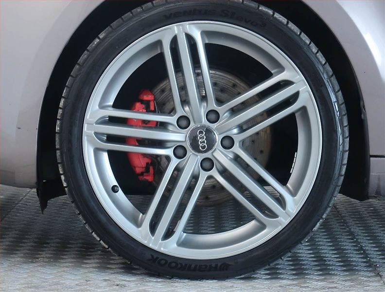 Škoda Superb (2010) 2.0 TDI, Xenony, Tempomat - fotka 14 z 16