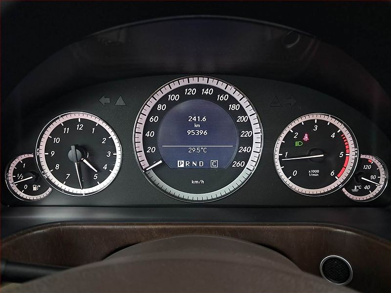 Mercedes-Benz Třídy E (2009) E 220 CDI, Automat, Kůže, Navi - fotka 11 z 20