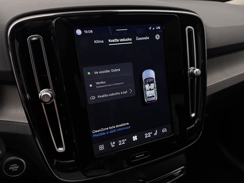 Volvo XC40 B4 AWD ULTIMATE CZ - fotka 45 z 49