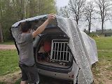 Protisluneční plachta na auto pomáhá výrazně snížit teplotu v interiéru.