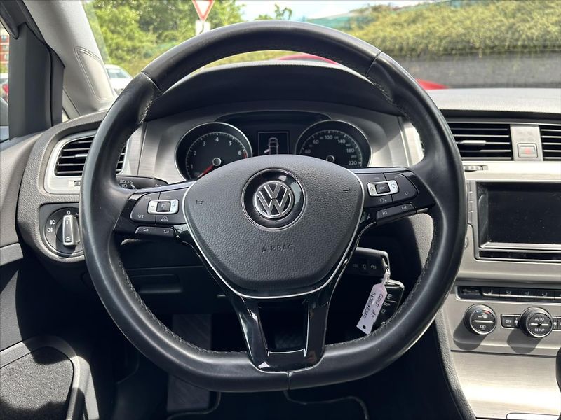 Volkswagen Golf 1,4 TSi AT Highline NAVI KAMER - fotka 18 z 47