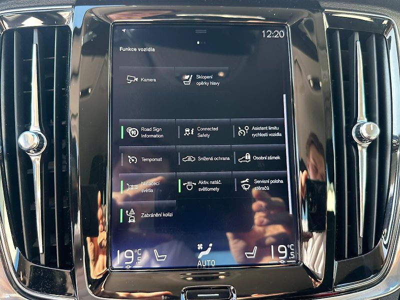 Volvo V90 (2018) 2.0D, 140KW, CROSSCOUNTRY - fotka 16 z 25
