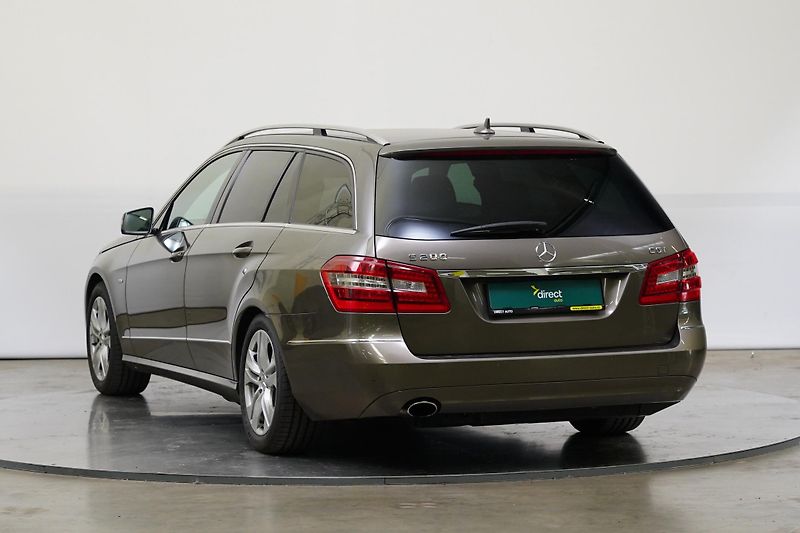 Mercedes-Benz Třídy E - fotka 7 z 24