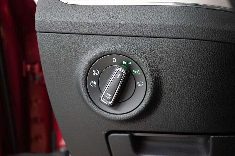 Škoda Superb 2.0TDI L&K*4xVÝHŘEV*DPH*ČR 1.M - fotka 18 z 49