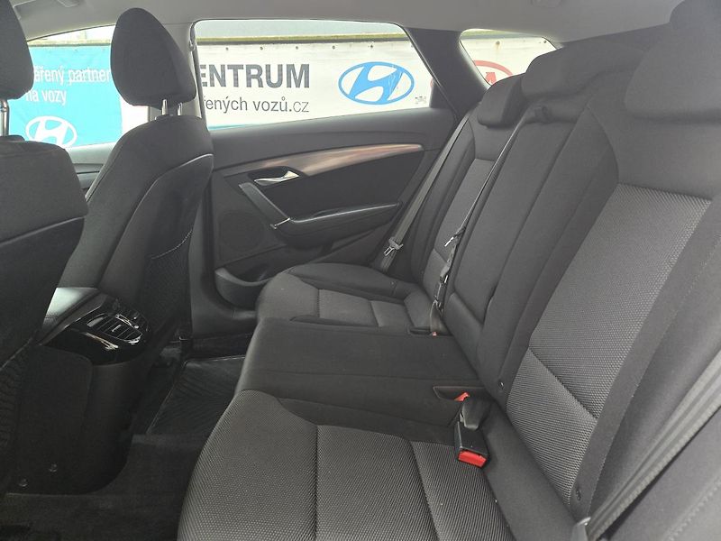 Hyundai i40 (2019) 1.6-DPH-NOVÝ MODEL-NAVI-KAMERA - fotka 10 z 15