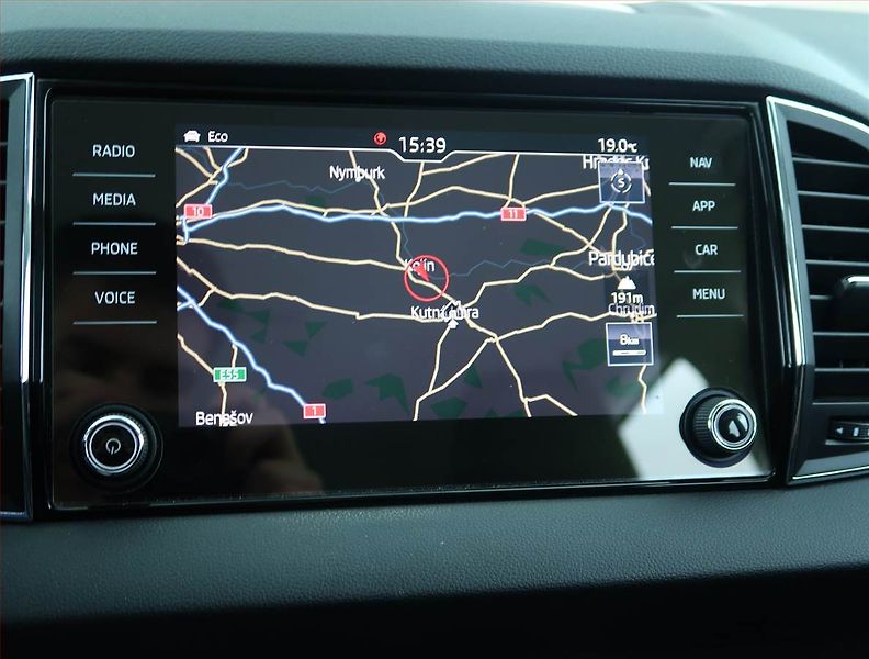 Škoda Karoq (2018) Style Plus 1.6 TDI, Automat - fotka 18 z 23
