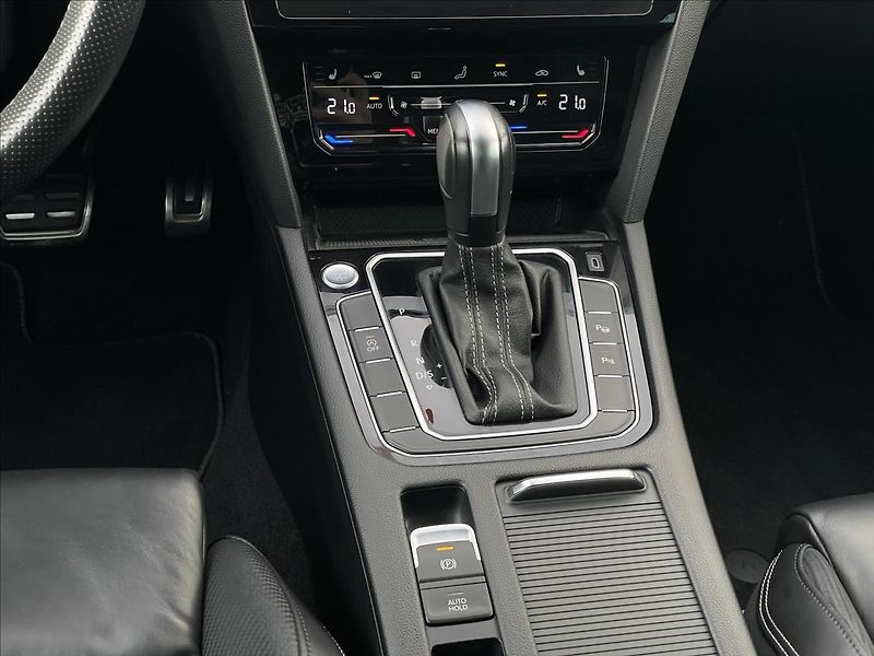 Volkswagen Passat 2,0 TDI 4MOT DSG RLine  Varian - fotka 12 z 23