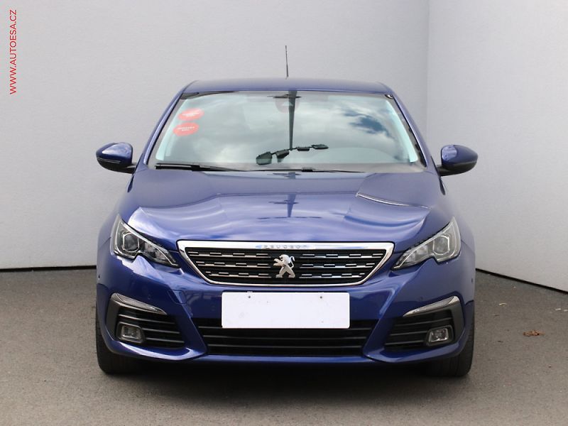 Peugeot 308 (2019) 1.2PT - fotka 2 z 3