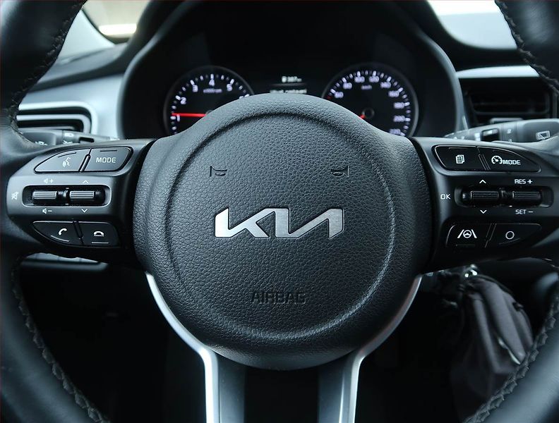 Kia Stonic (2023) Exclusive 1.0 T-GDI, EXCLUSIVE - fotka 17 z 26
