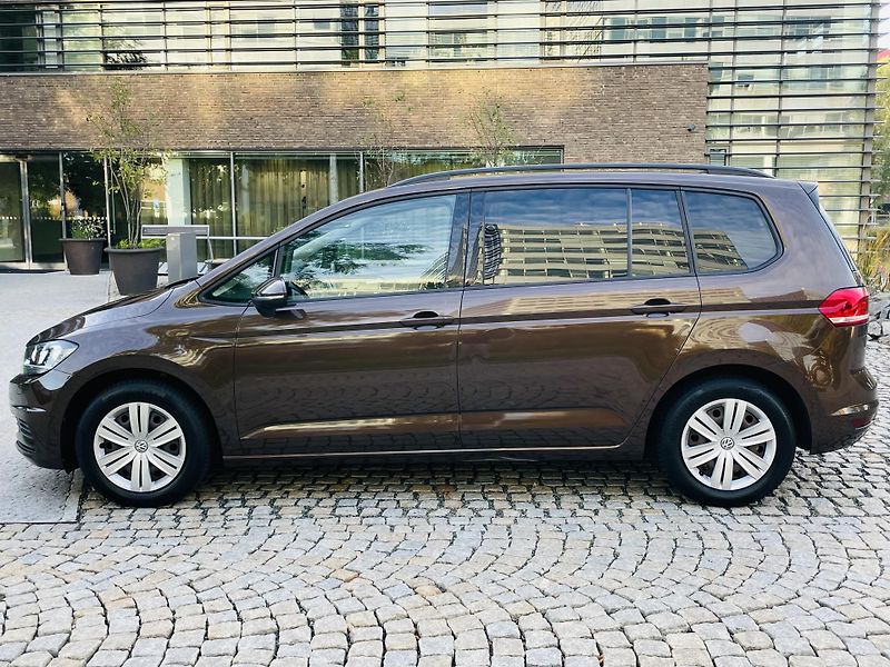 Volkswagen Touran 1.2TSI MANUÁL 7MÍST SERVISKA - fotka 18 z 42