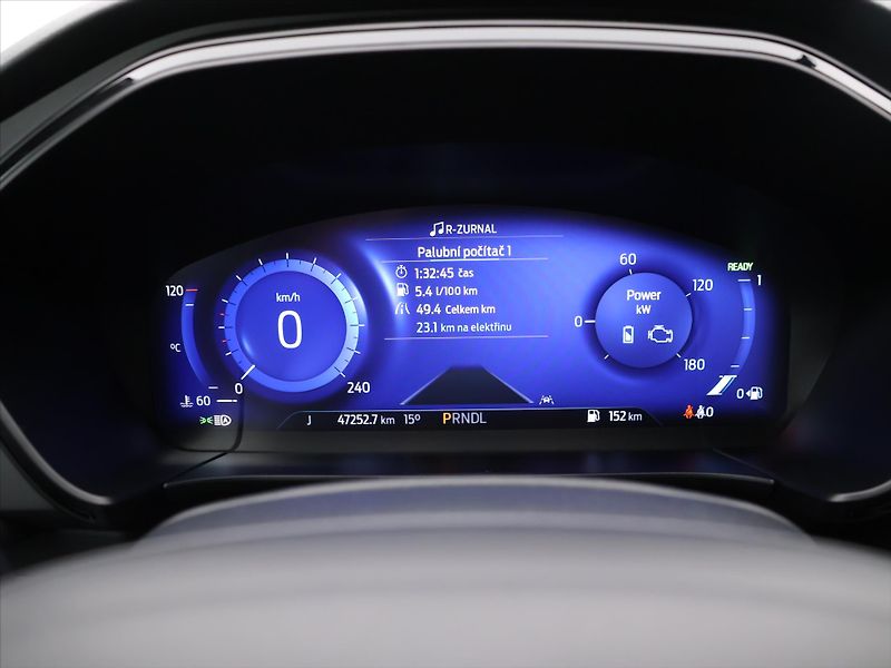 Ford Kuga 2,5 DT HEV ST-LineX AWD AT - fotka 16 z 23