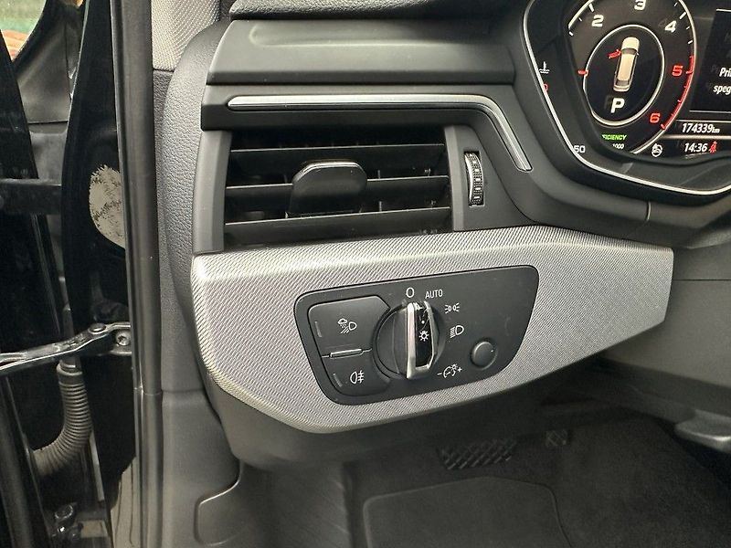 Audi A4 2.0 TDi 140kW Quattro 4x4 - fotka 17 z 26