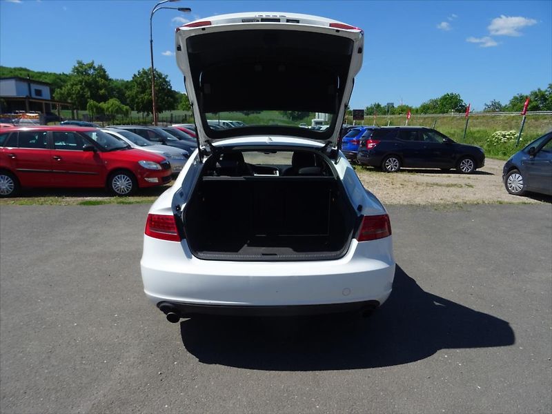 Audi A5 2,0 155 kW TFSi  S- Line - fotka 16 z 29