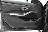 BMW Řada 3 2,0 320d 140 kW STEPTRONIC Zár - náhled 24