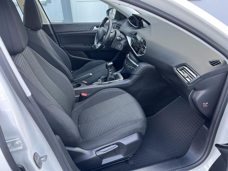 Peugeot 308 (2022) 1.2PT 96kW KAMERA  ČR NOVÉ - fotka 8 z 20
