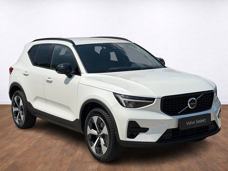 Volvo XC40 (2026) B3 FWD PLUS DARK,HARMAN KARDON - fotka 7 z 19