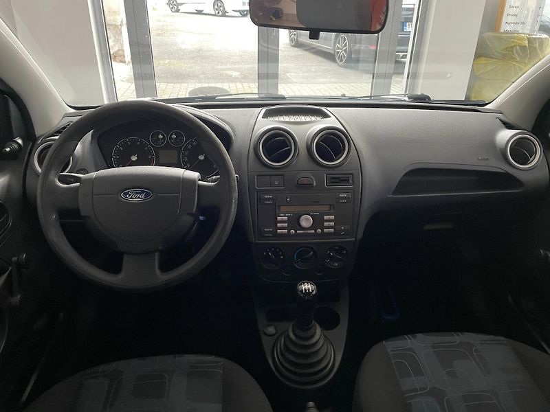 Ford Fiesta (2006) Trend 1.3 Duratec 44kW - fotka 10 z 22