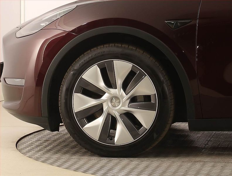 Tesla Model Y (2023) Long Range AWD 79kWh, SoH 91% - fotka 14 z 33