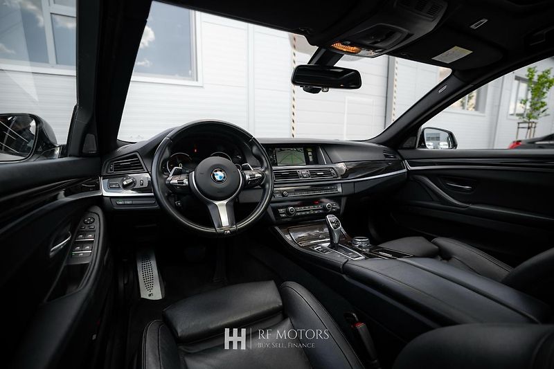 BMW Řada 5 (2013) M550d xDrive 280kW Touring - fotka 19 z 51