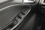 Ford Focus (2015) 1.5 EcoBoost, Xenony, Tempomat - náhled 15