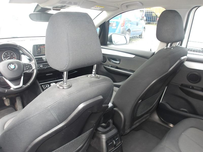 BMW Řada 2 2,0D 110kW 2xklíč - fotka 21 z 30