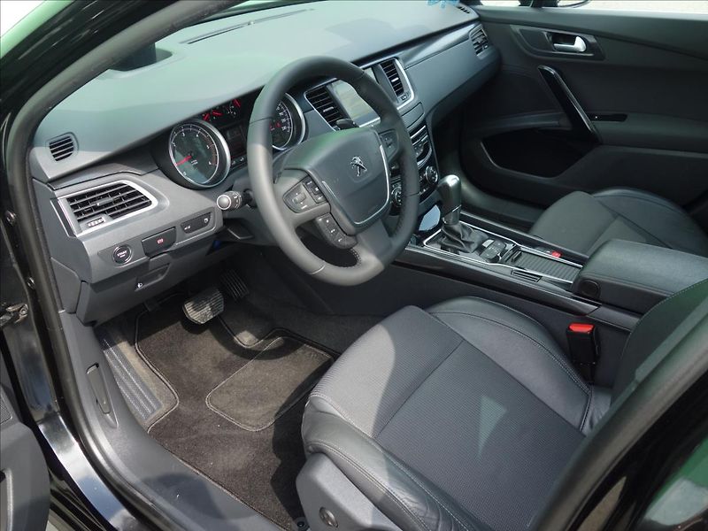 Peugeot 508 2,0 133kW ALLURE AUTOMAT - fotka 17 z 33