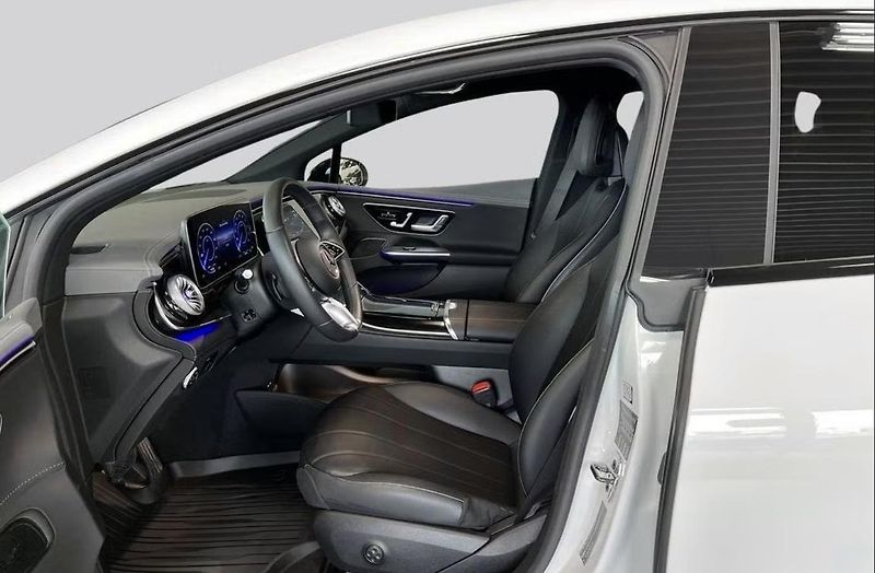 Mercedes-Benz EQE 350 AMG Kam BLIS LED Ambient - fotka 8 z 15
