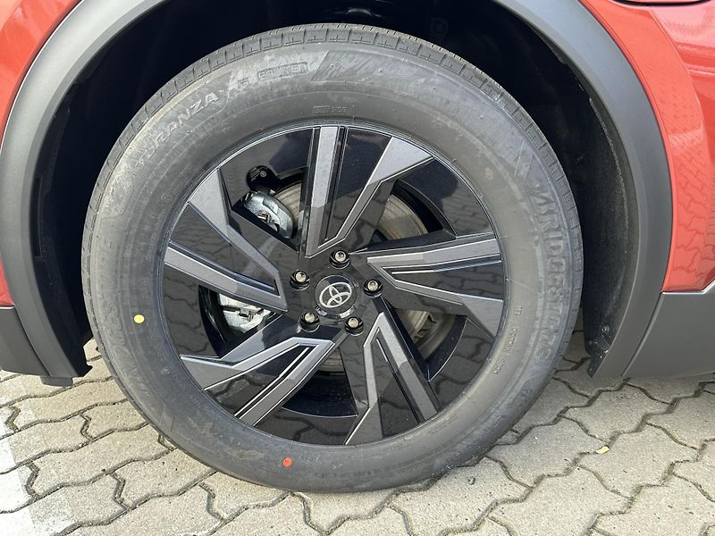 Toyota C-HR (2026) C-HR+ BEV167 - STYLE  - fotka 23 z 28