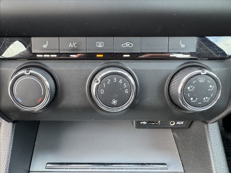 Škoda Octavia 1,6 TDI 81kW 2.maj původ ČR - fotka 34 z 50