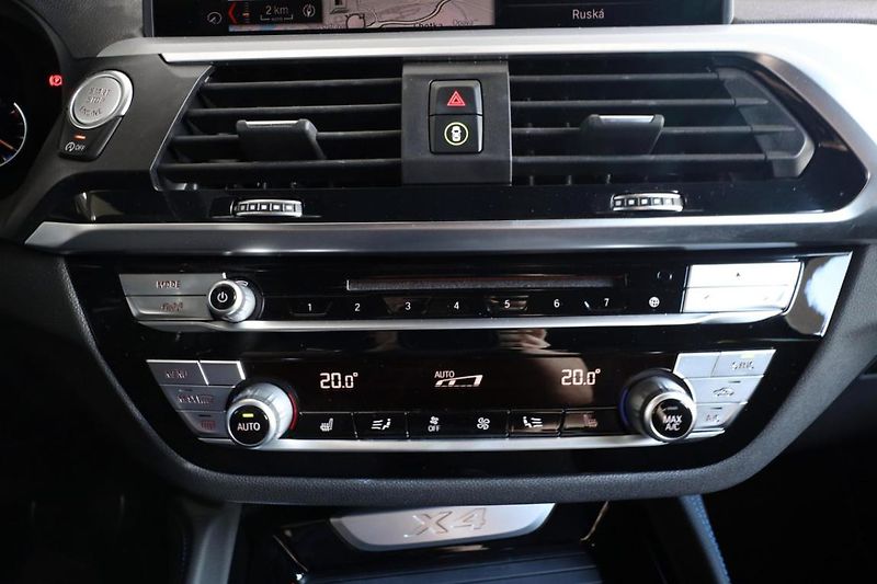 BMW X4 xDrive30d - fotka 14 z 31