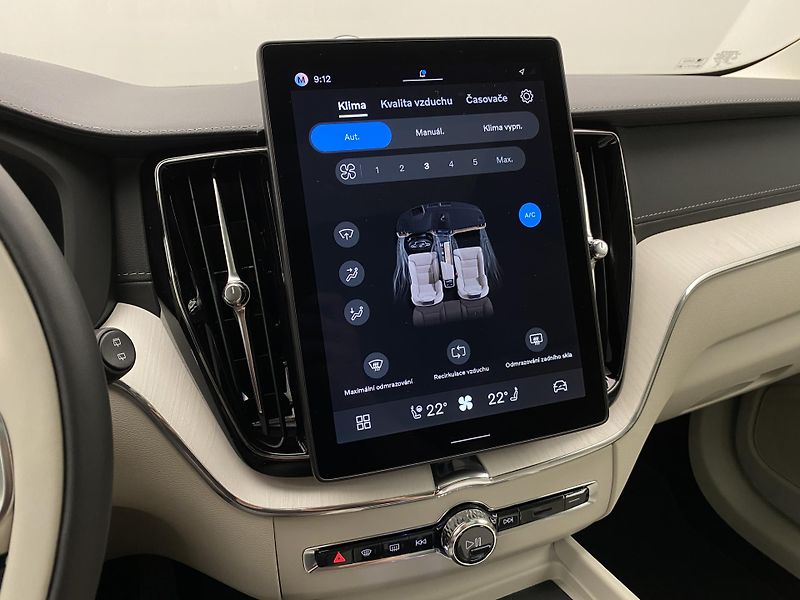 Volvo XC60 T8 AWD RECHARGE DARK ULTRA CZ - fotka 40 z 64