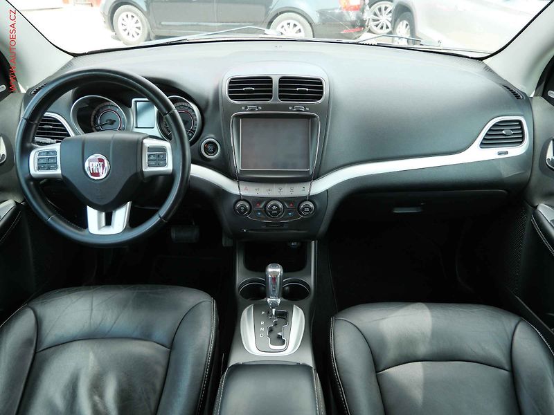 Fiat Freemont (2012) 2.0 JTD 4x4, 7míst, AT, navi - fotka 8 z 20
