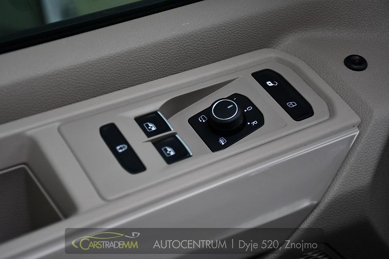 Volkswagen Multivan 2.0TDi HIGHLINE PANORAMA ACC - fotka 26 z 57
