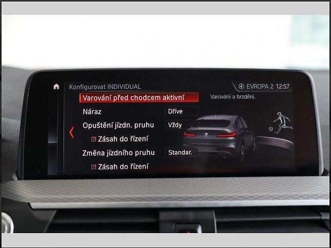 BMW X4 - fotka 22 z 23