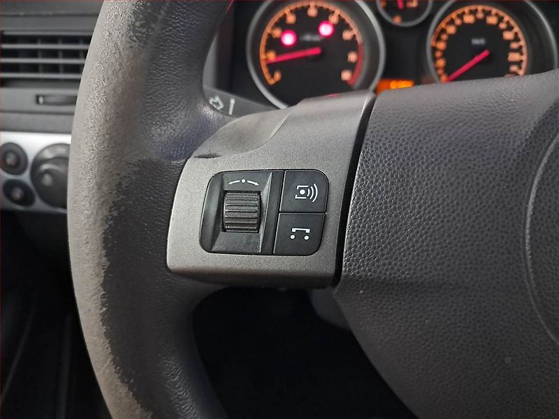 Opel Astra (2005) 1.6 16V, jezdí dobře - fotka 15 z 16