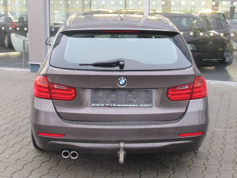 BMW Řada 3 (2013) 330d 190KW xDrive! - fotka 7 z 26