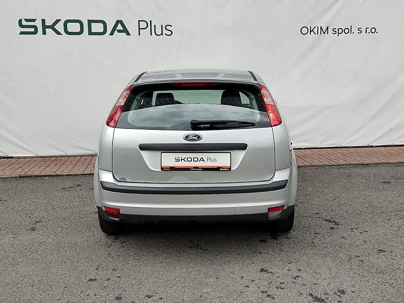 Ford Focus (2006) 1,6 i 74 Kw Automat - fotka 25 z 31