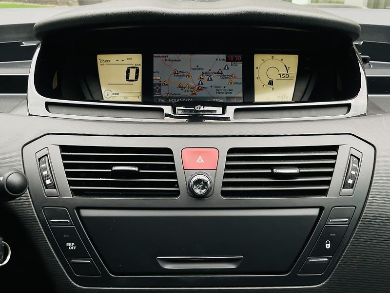 Citroën C4 Picasso 1.6i 88KW MANUÁL LED SENZORY - fotka 33 z 38