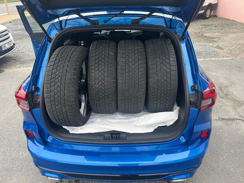 Ford Kuga ST-line 2.5 HEV CZ Záruka - fotka 19 z 19