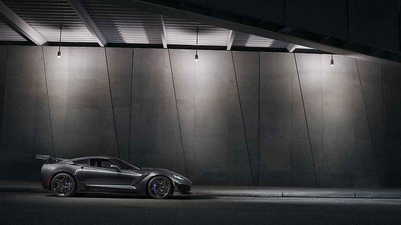 Chevrolet Corvette ZR1 při měření na brzdě.