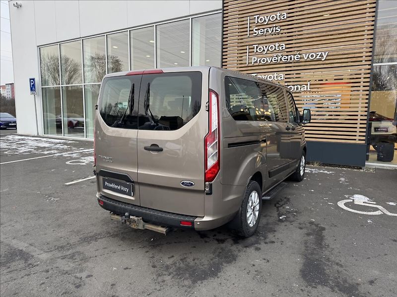 Ford Transit Custom 2,0 TITANIUM L1 - fotka 2 z 19