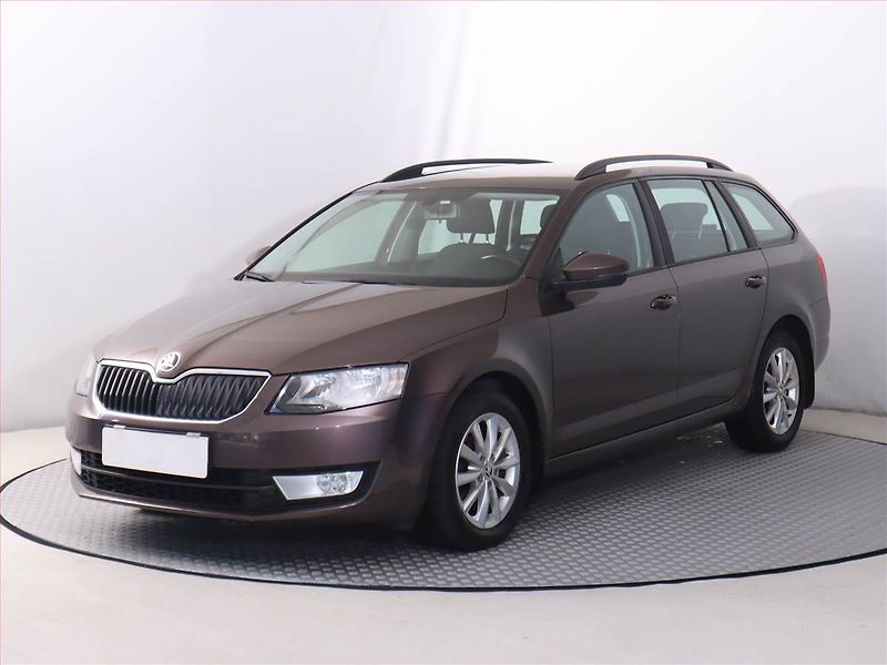 Škoda Octavia (2016) Ambition 1.6 TDI, Serv.kniha - fotka 2 z 19