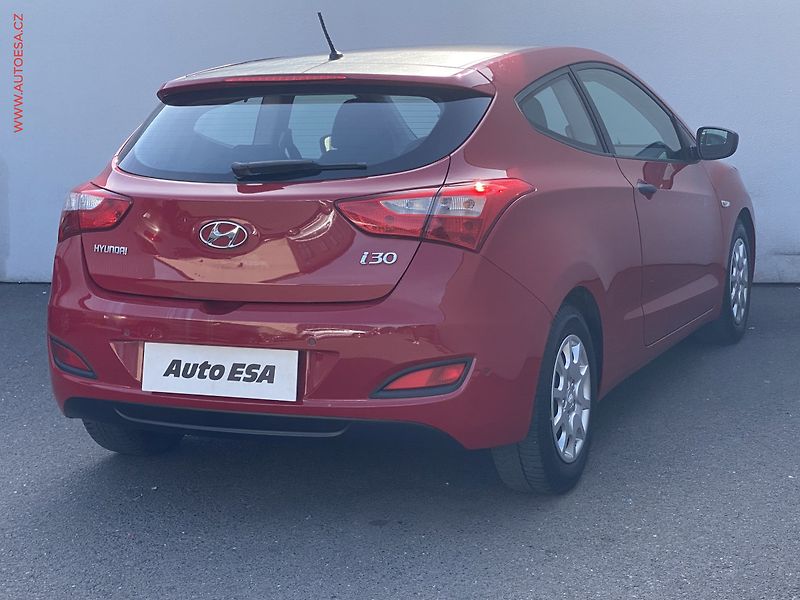 Hyundai i30 (2014) 1.4CVVT, Classic, +kola - fotka 4 z 16