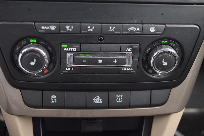 Škoda Yeti 1,8 TSI 118KW 4X4 TAŽNÉ LPG - fotka 45 z 51
