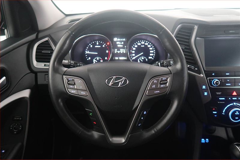 Hyundai Santa Fe (2017) 2.2 CRDi Blue, 4X4, Automat - fotka 18 z 20