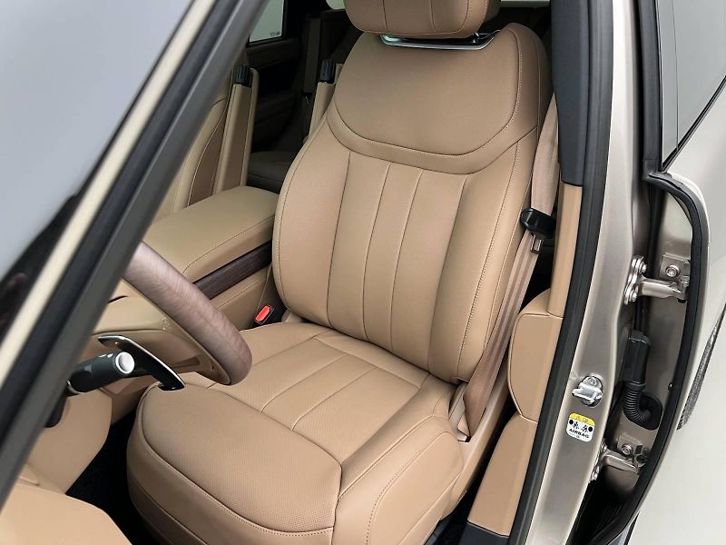 Land Rover Range Rover P460e AUTOBIOGRAPHY REZERVACE - fotka 15 z 61