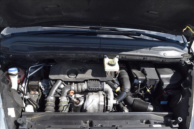 Citroën C4 Picasso 1,6 HDI 82KW NÍZKÉ KM 2XKOLA - fotka 50 z 50