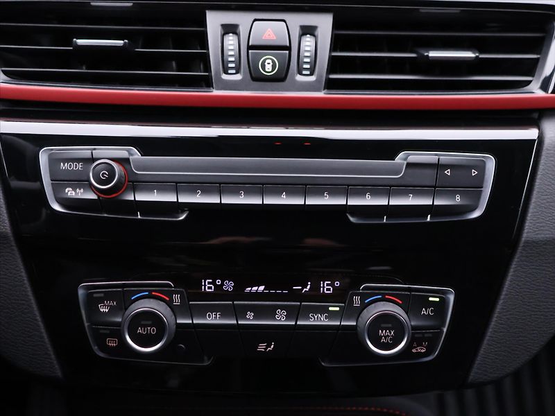 BMW X1 2,0 Xdrive 18d Sport - fotka 28 z 40