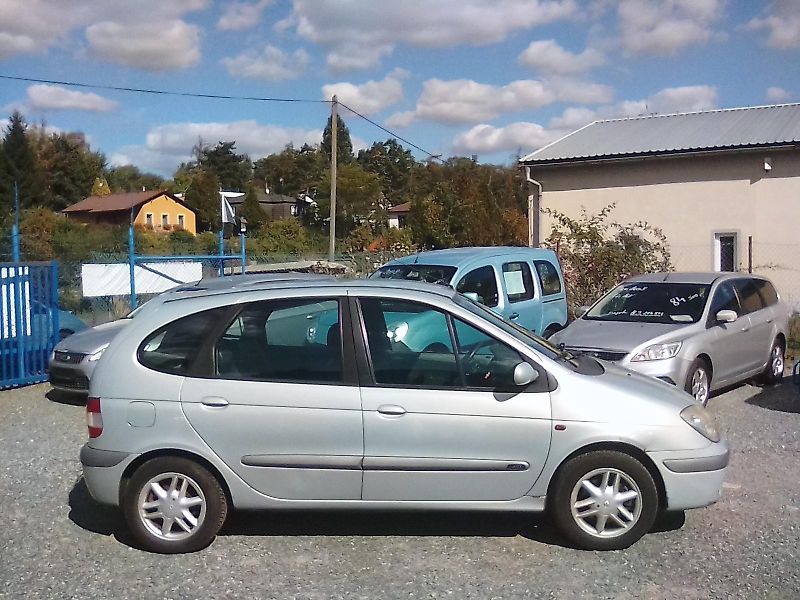 Renault Scénic (2002) 1.9 Dci Expression, jede dobře - fotka 3 z 30