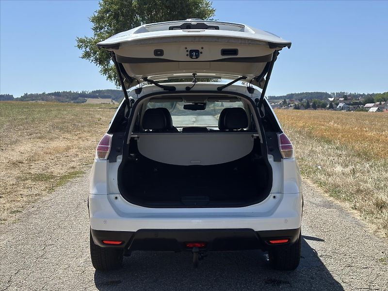 Nissan X-Trail 1,6 dCi 96kw 4WD Kůže Panorama - fotka 9 z 39